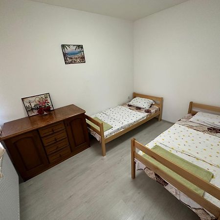 Got Prishtina Hostel Pristina Szoba fotó